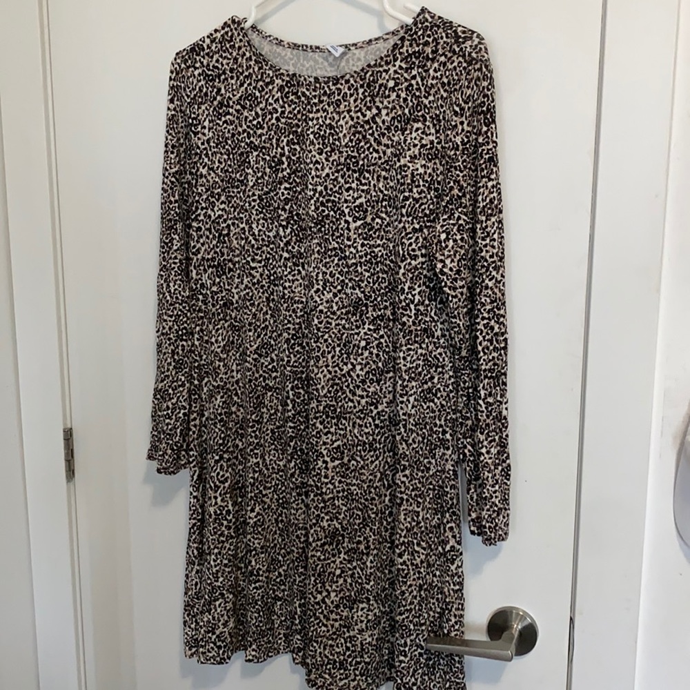 Leopard print long sleeve t-shirt dress